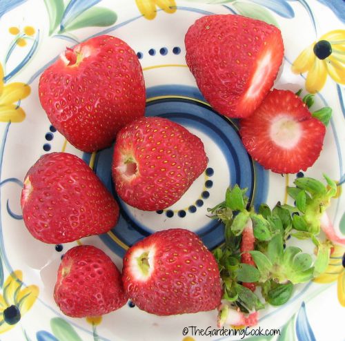 Kitchen Tip: Hulling Strawberries with a Straw - Barefeet in the Kitchen