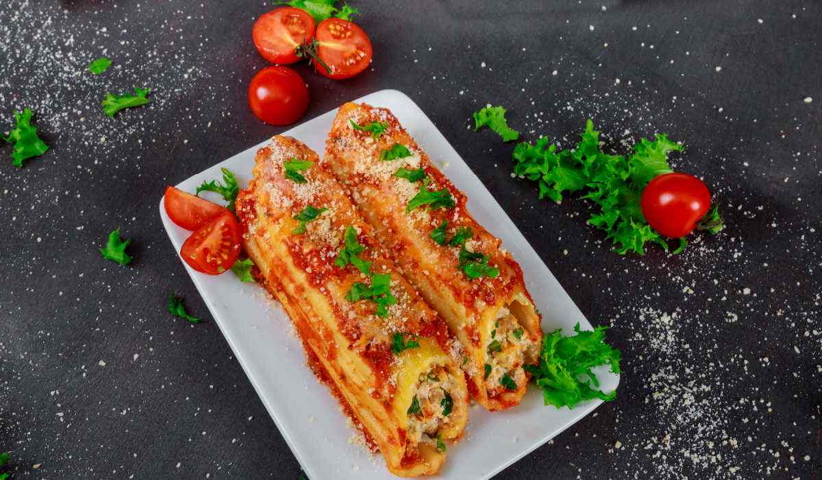 Stuffed manicotti with cheese and herbs.