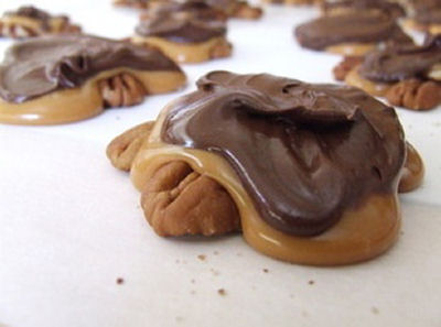 Chocolate Caramel Turtles