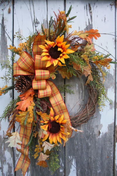 DIY Burlap and Sunflower Wreath for fall