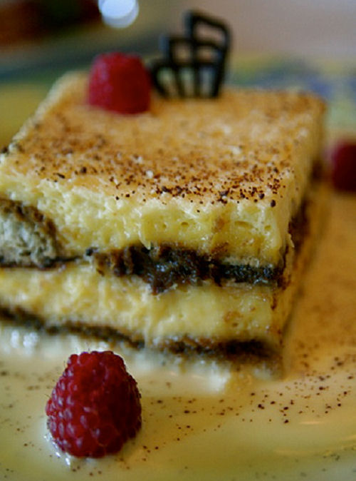 Tiramisu and strawberries