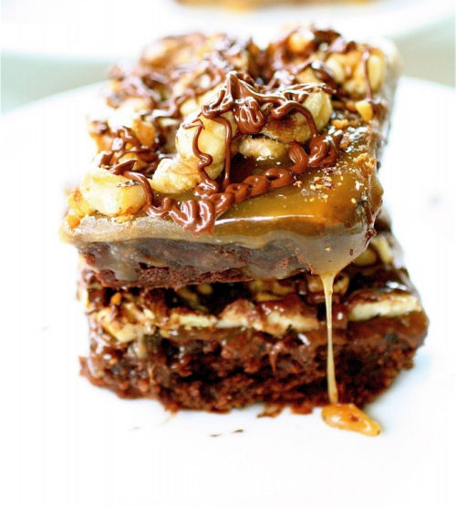 A turtle brownie on a white plate.