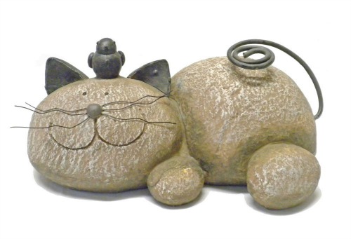 Gardening gift giuide idea - resting cat garden stone
