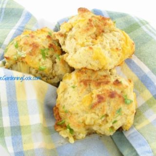 red lobster copycat cheddar bay biscuits