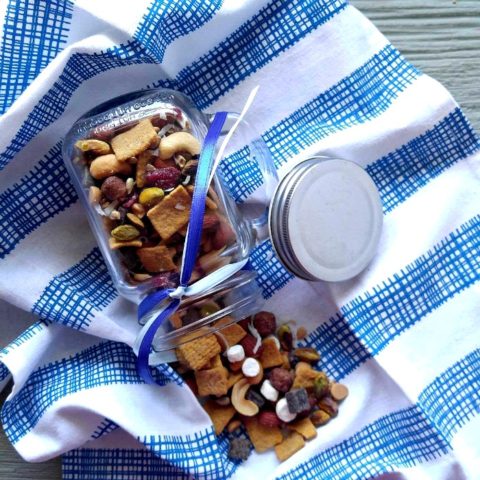 This S'mores trail mix is both nutritious and delicious