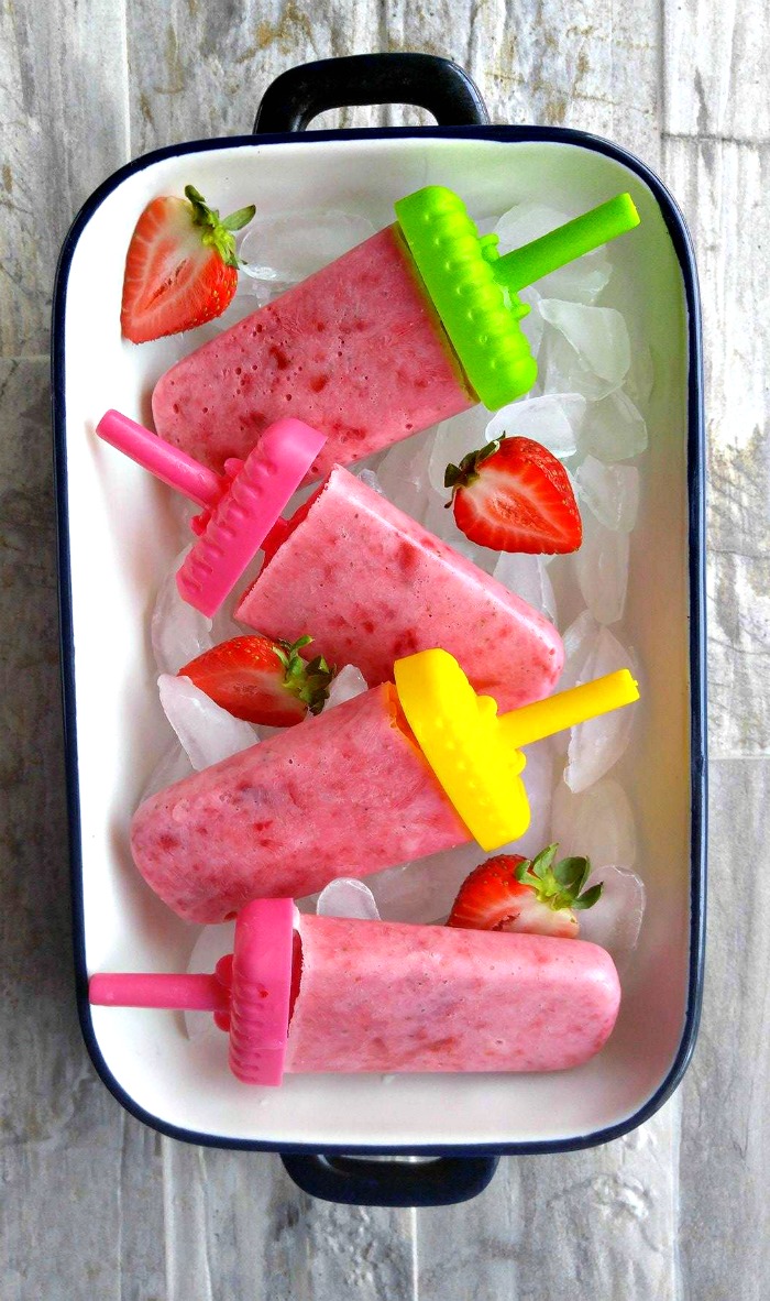 Strawberry Frozen Yogurt Pops