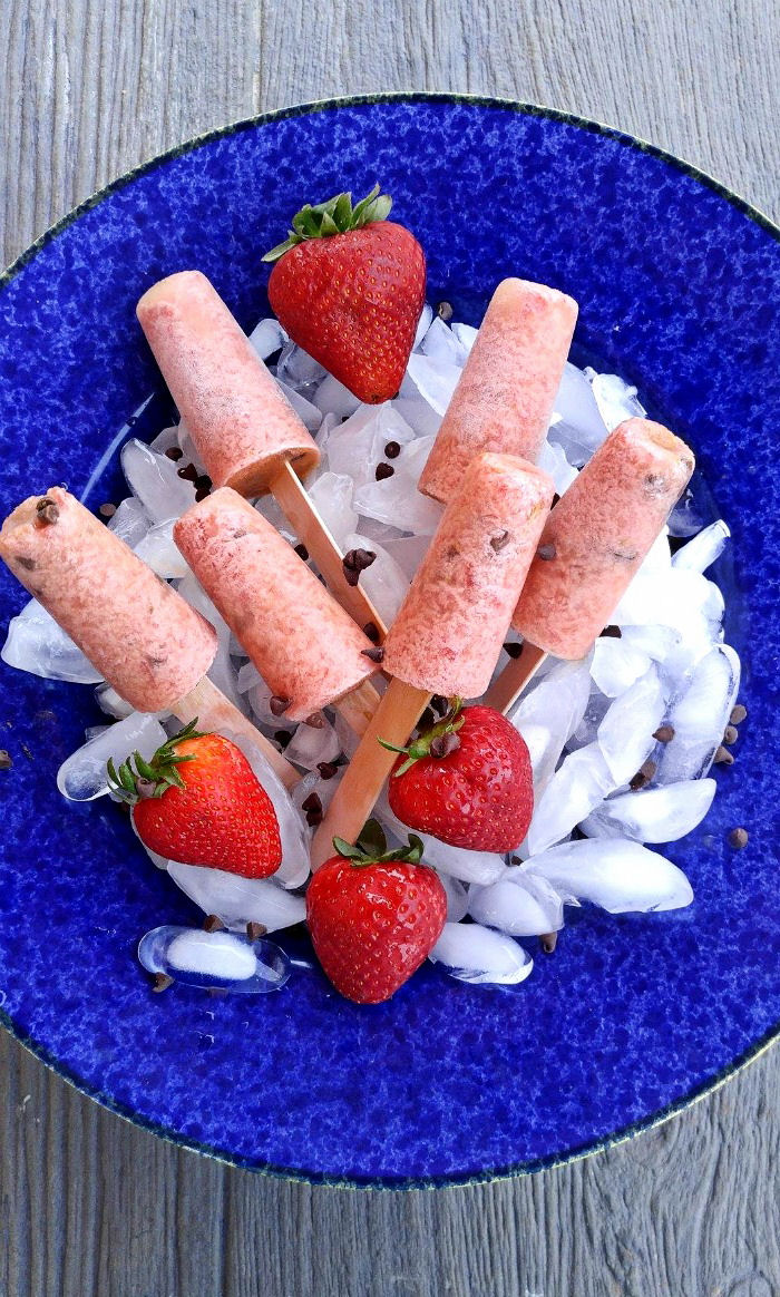 These yummy strawberry chocolate pops are easy to make and very refreshing on a hot summer day.