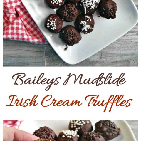 This Baileys Mudslide Truffle recipe used cookie crumbs and sugar infused with Irish Cream and Kahlua for a decadent truffle. #baileystruffles #mudslidetruffles