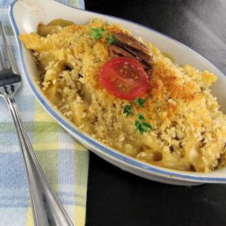 Vegetarian Baked Penne Pasta with Tomatoes and Pecans