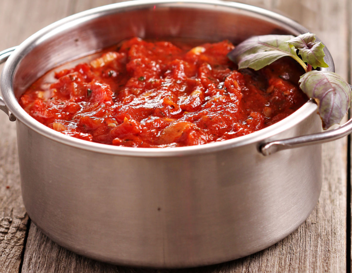 Beefsteak tomato sauce in a stockpot.